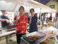 熱々の焼き鳥を販売！